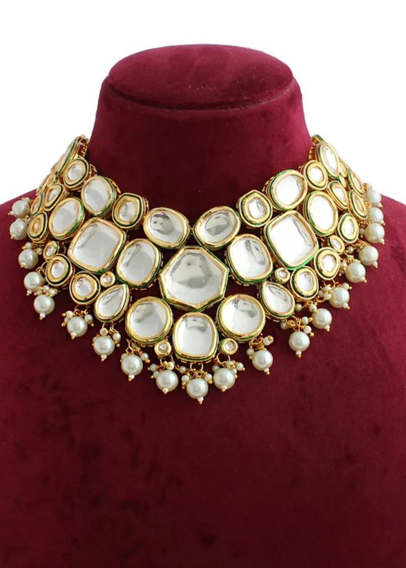  Kundan Studded Choker In Golden