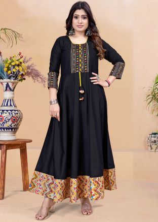 Black Readymade Long Kurti In Print