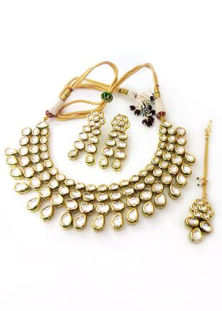 Kundan Stone Studded Golden Necklace Set