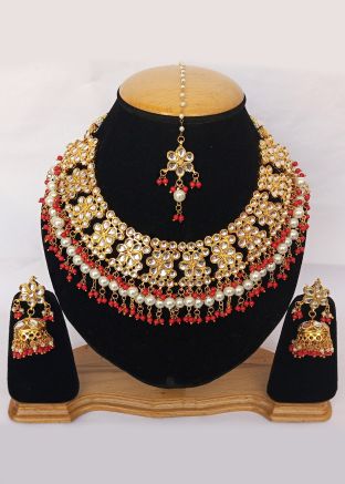Red Alloy Based Kundan Necklace Set