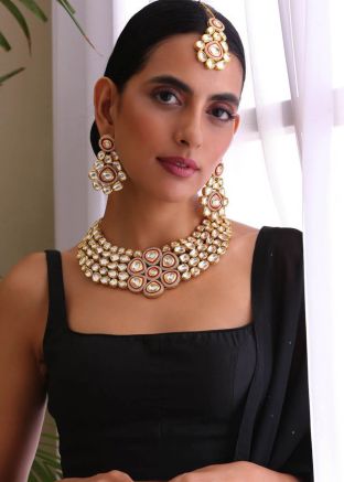 Studded Kundan Necklace Set In White