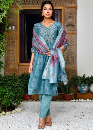 Blue Embroidered Salwar Suit Set In Chanderi