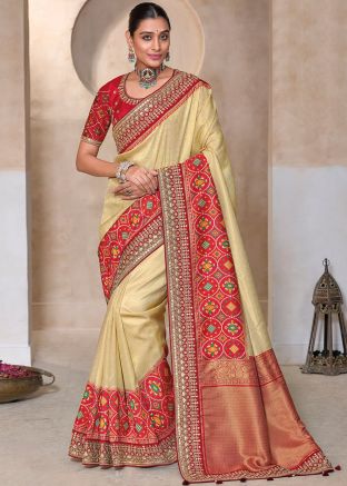 Golden Zari Woven Saree In Kanjivaram Silk