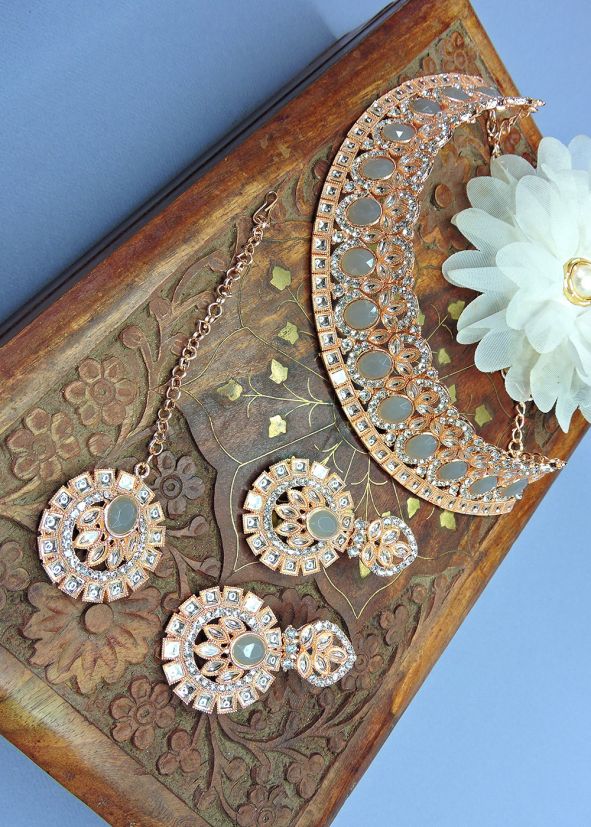 Green Stone Studded Necklace Set