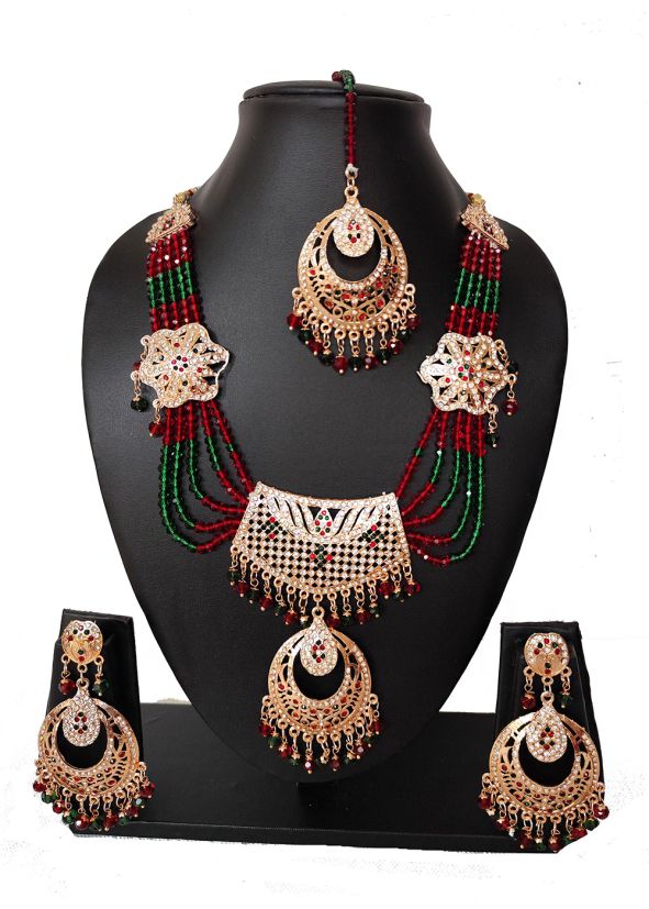 Multicolor Stone Studded Necklace Set