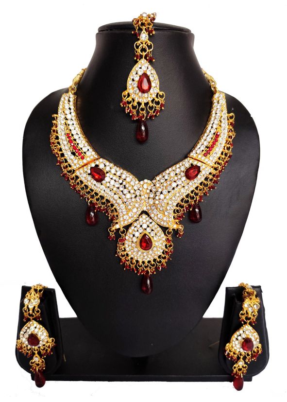 Red Stone Studded Necklace Set