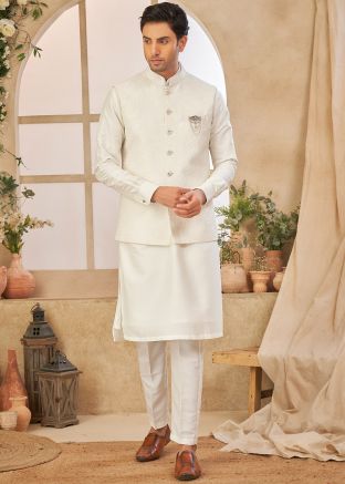 Men Cream Kurta Pant With Embroidered Nehru Jacket