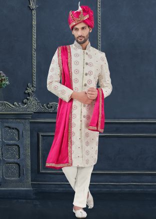 Off White Men Embroidered Sherwani Set