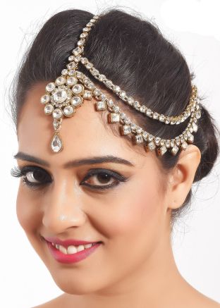 Buy Stone Studded White Maang Tikka Set Online