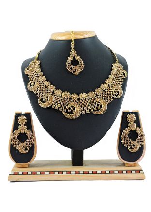 Golden Necklace Set With Studded Stone