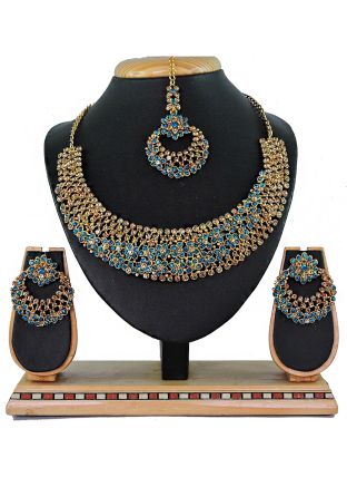 Studded Stone Necklace Set In Blue