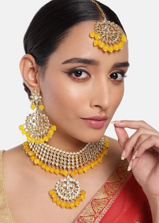 Yellow Studded Kundan Necklace Set