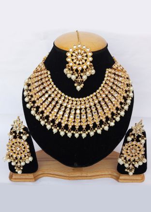 White Alloy Based Kundan Necklace Set