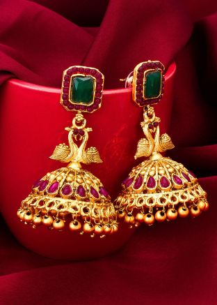 Golden Embossed Kundan Studded Earing
