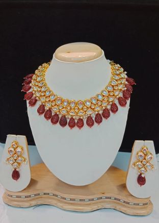 Maroon Kundan Studded Necklace Set