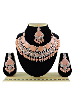 Peach Kundan Work Necklace Set & Mangtikka