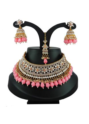 Pink Kundan Studded Necklace & Mangtikka