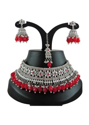 Kundan Studded Necklace Set In Red