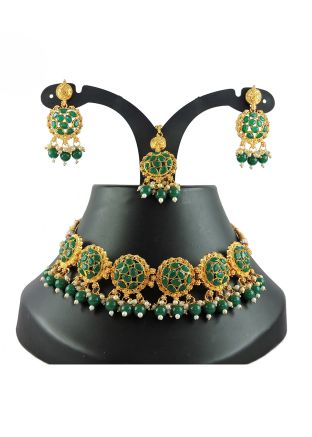 Stone & Beads Work Necklace In Green 