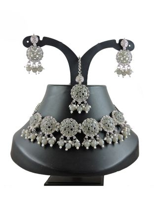 Stone & Beads Work Necklace In Grey