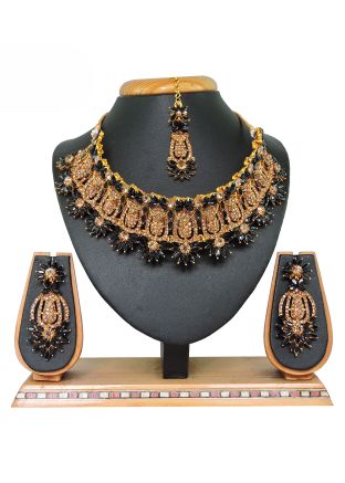 Black & Golden Stone Studded Necklace Set 