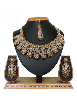 White & Golden Stone Studded Necklace 