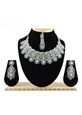 Stone Studded Necklace In Grey