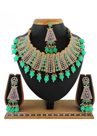 Beads & Stone Studded Necklace In Green