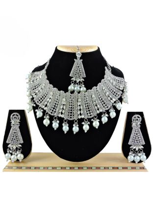 White Stone & Beads Studded Necklace