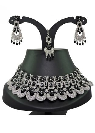 Black & White Stone Work Necklace Set