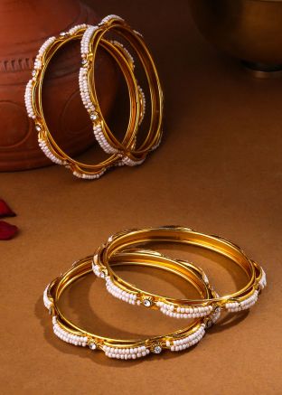 White Alloy Based Beaded Bangle Set