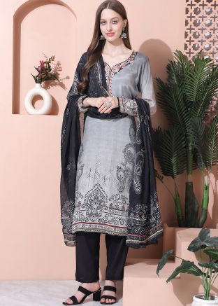 Grey Cotton Pant Suit In Digital Print