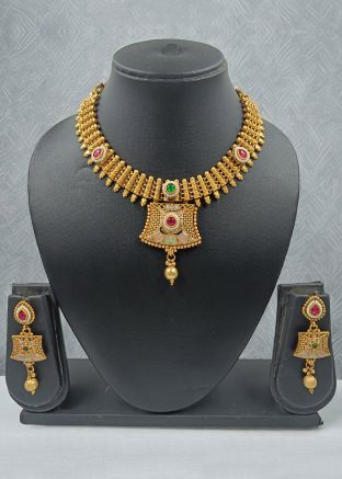 Golden Necklace Set In Embossed Work