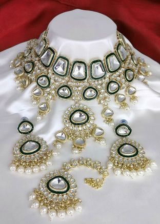 White & Green Kundan Studded Necklace Set
