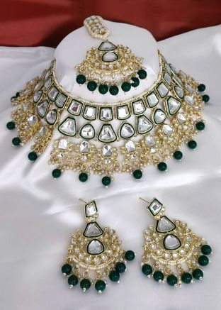 Green Necklace Set In Kundan Work
