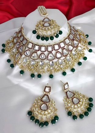 Maroon & Green Necklace Set In Kundan Work