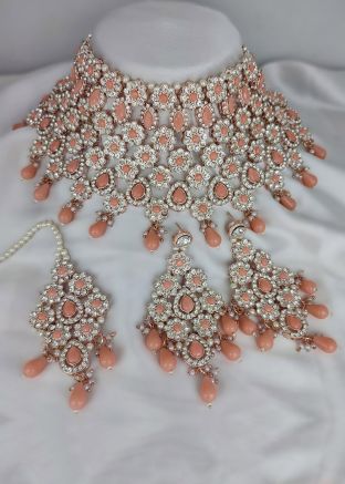 Peach Stone Studded Necklace Set With Mangtikka
