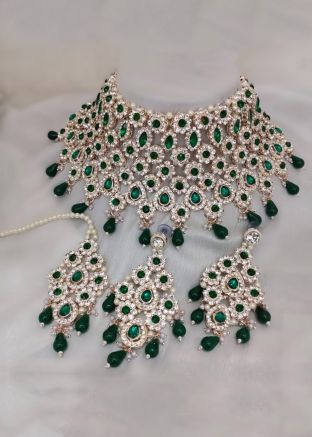 Green Necklace Set With Mangtikka In Stone Work