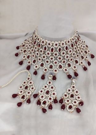 Maroon Necklace Set With Mangtikka In Stone Work