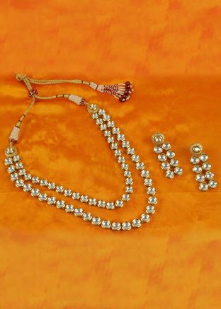 Kundan Studded Necklace Set In White