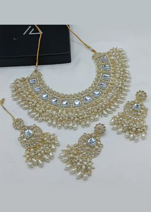 Kundan Studded White Necklace Set