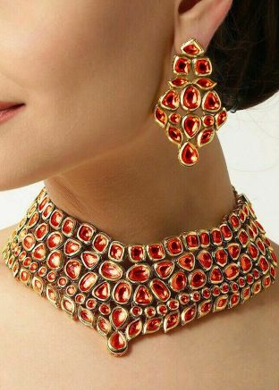 Kundan Studded Necklace Set In Maroon