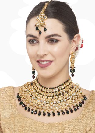 Black Alloy Based Kundan Studded Necklace Set