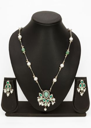 Green Kundan Studded Necklace Set