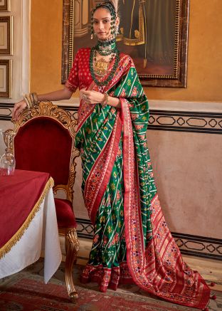 Green Art Silk Saree & Blouse In Print