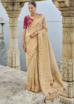 Cream Zari Woven Saree In Kanjivarm Silk