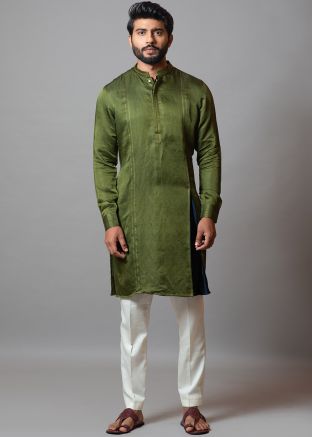Green Embroidered Kurta Pajama In Linen