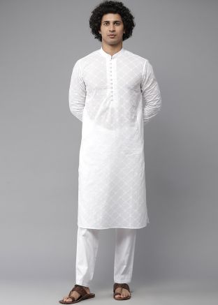 White Mens Kurta Pajama In Chikankari Work